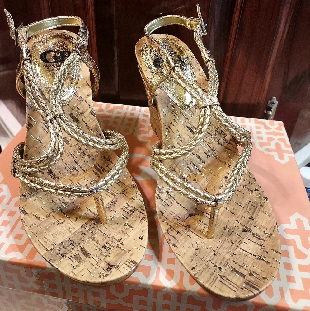 Gianni Bini Kopy-Kat Sand Gold Sandal Size 8.5m Cork Wedge Sandals
